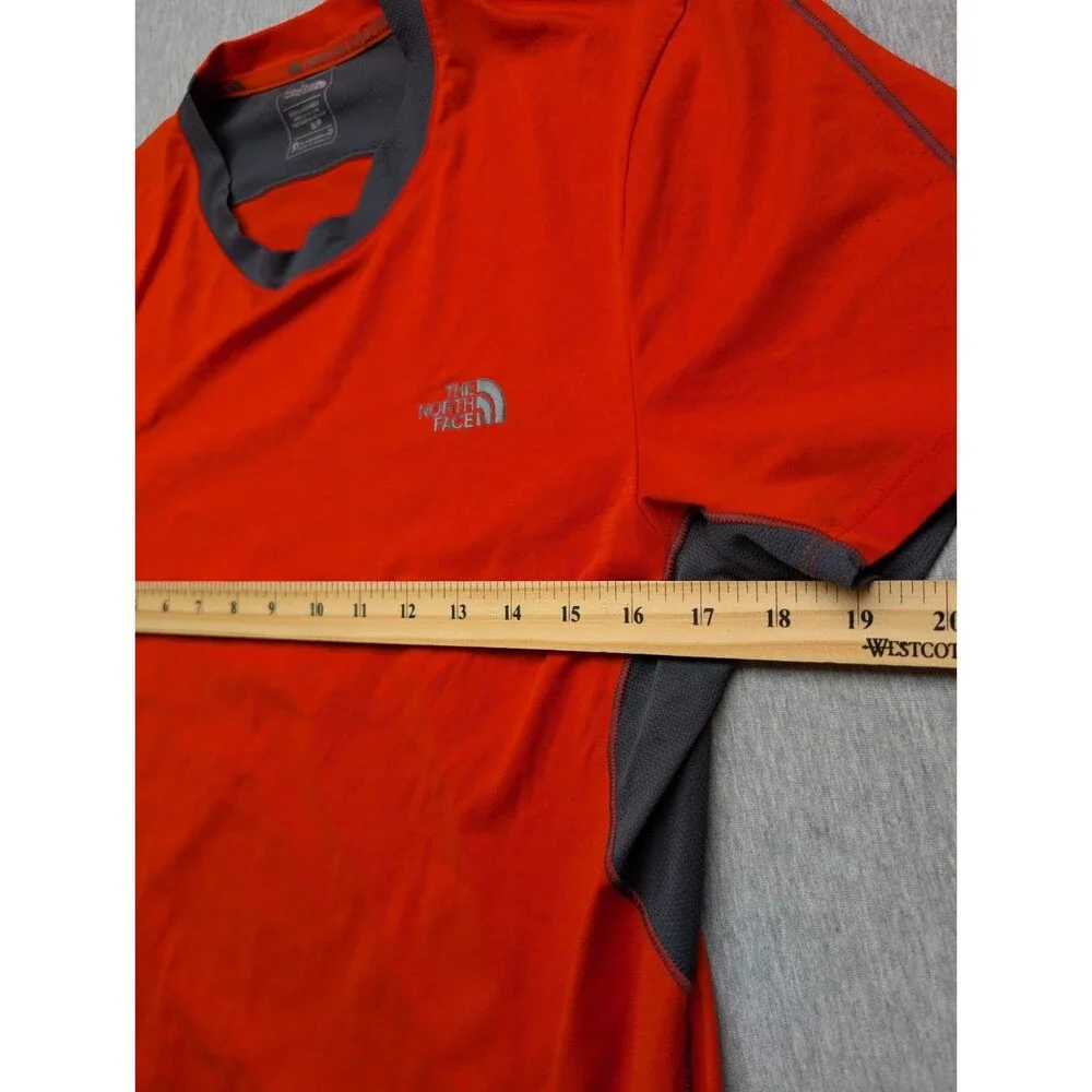 North Face Red & charcoal short sleeve shirt - mens Small EUC